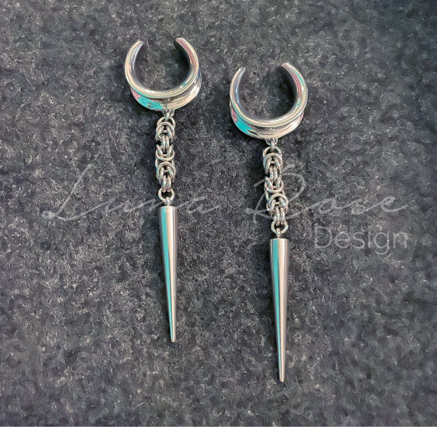 Byzantine Spike Saddles
